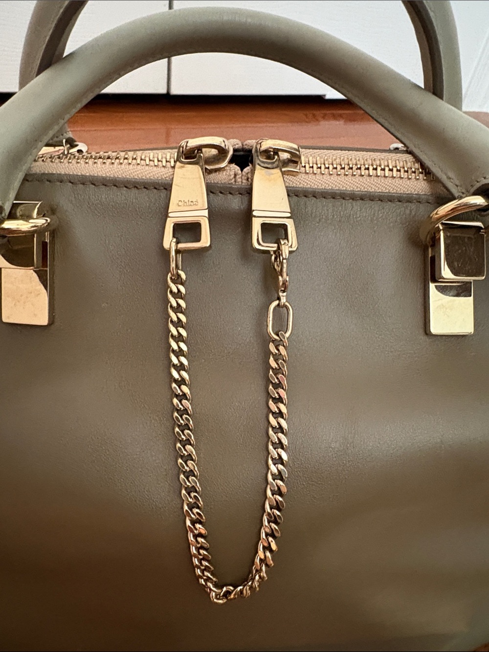 Chloe Bayleigh Leather Top-Handle Shoulder Bag with Gold Hardware - Picture 4 of 16